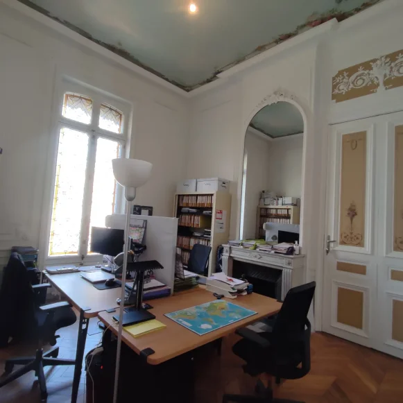 Espace indépendant 18 m² 3 postes Location bureau Rue Chanzy Le Mans 72000 - photo 2