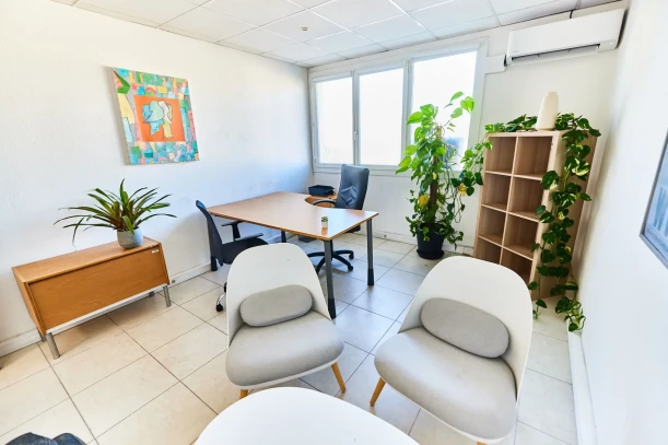 Bureau privé - 13002 - 2 postes - 500€