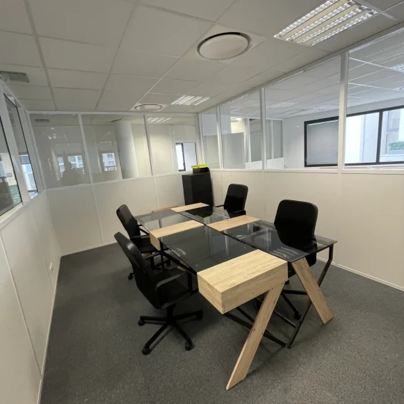 Bureau privé 25 m² 8 postes Location bureau Rue Victor Lagrange Lyon 69007 - photo 5