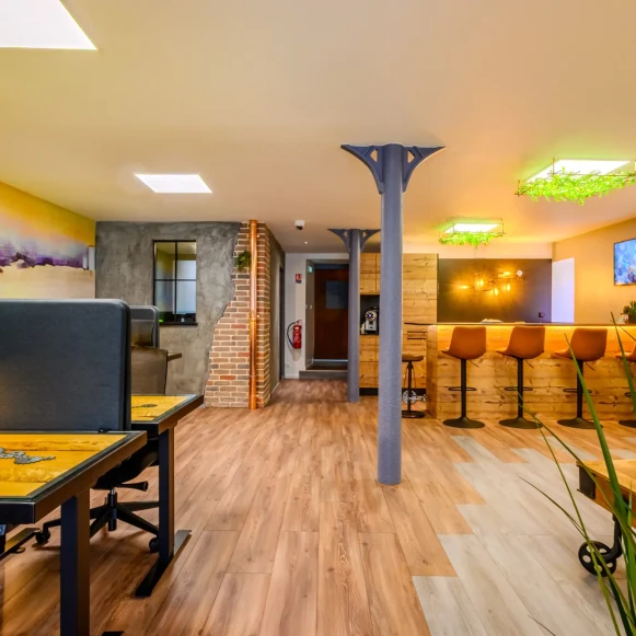 Bureau privé 5 m² 2 postes Coworking Rue Georges Clemenceau Montbéliard 25200 - photo 2