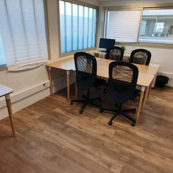 Bureau privé 20 m² 5 postes Coworking Rue Cardinet Paris 75017 - photo 1