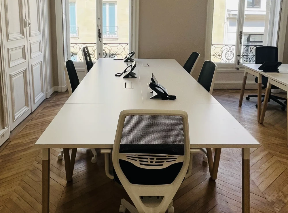 Bureau privé - 75008 - 13 postes - 6000€