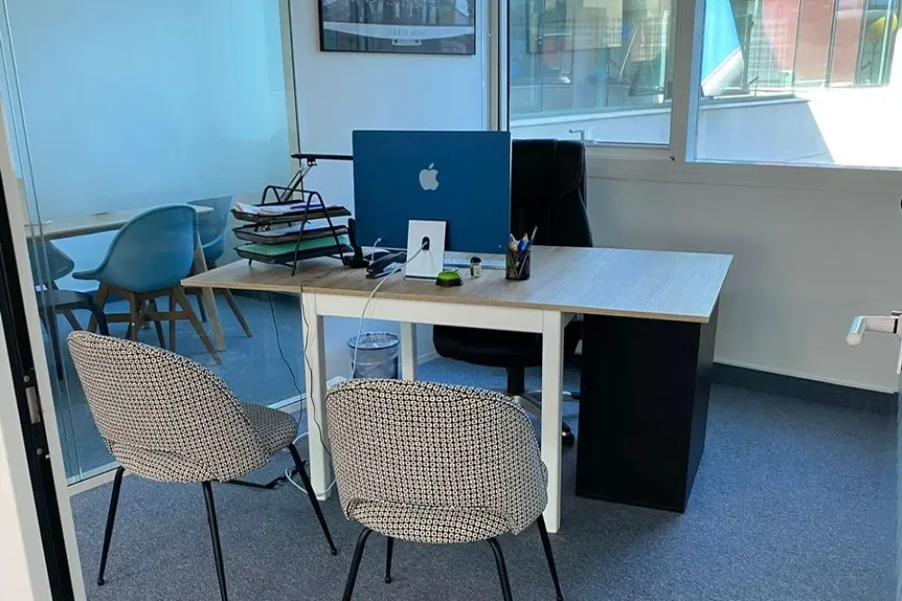 Bureau privé - 06560 - 1 poste - 600€