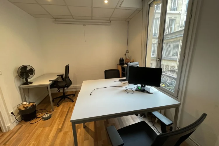 Bureau privé - 75009 - 3 postes - 1200€