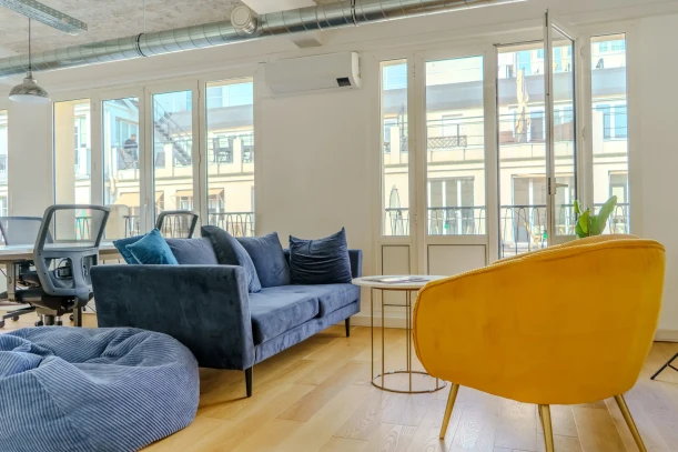 Open Space - 75010 - 6 postes - 500€
