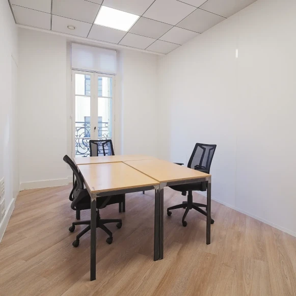 Bureau privé 14 m² 3 postes Coworking Rue de la République Marseille 13001 - photo 1