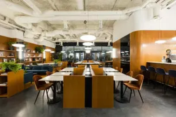 The bureau I - 28 Cours Albert 1er Paris 08