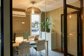 Bureau privé - 33320 - 2 postes - 600€