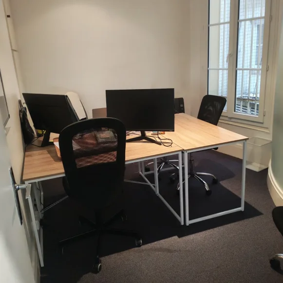 Bureau privé 55 m² 8 postes Location bureau Boulevard de Clichy Paris 75009 - photo 3
