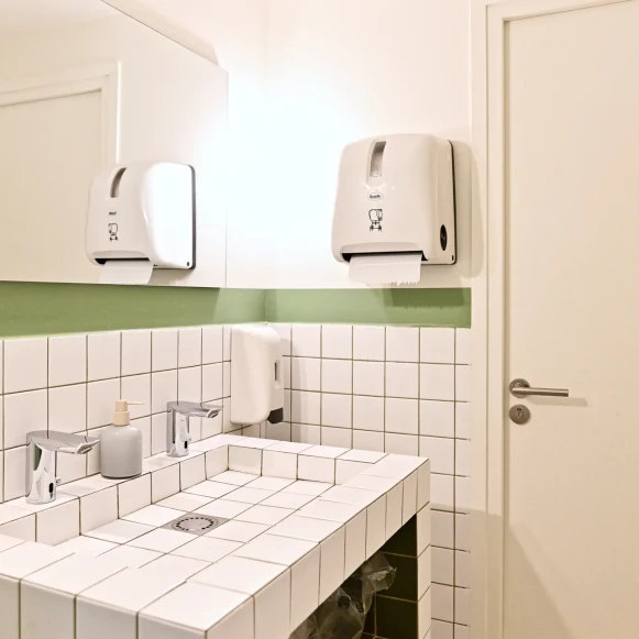 Espace indépendant 170 m² 24 postes Location bureau Rue Pierre Chausson Paris 75010 - photo 1