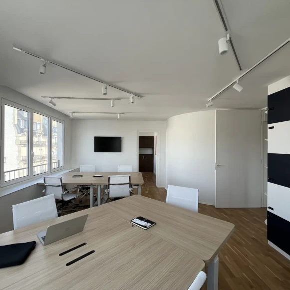 Bureau privé 30 m² 7 postes Location bureau Rue Alfred Roll Paris 75017 - photo 3
