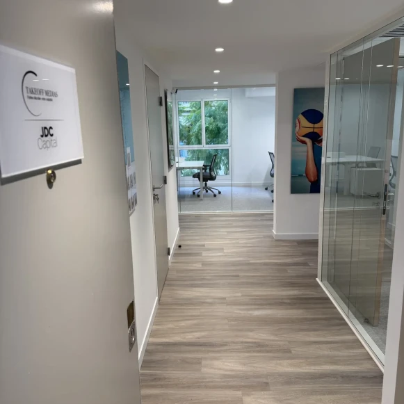Bureau privé 15 m² 4 postes Location bureau Boulevard Carabacel Nice 06000 - photo 4