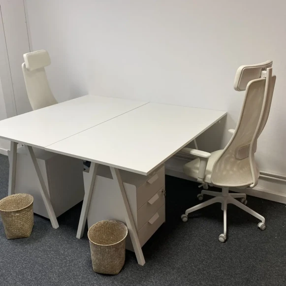 Bureau privé 13 m² 2 postes Coworking Rue de la Cousinerie Villeneuve-d'Ascq 59650 - photo 1