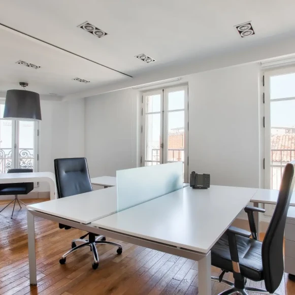 Bureau privé 120 m² 15 postes Coworking Rue de Forbin Marseille 13002 - photo 9