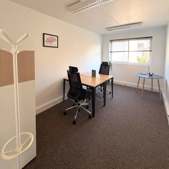 Bureau privé 12 m² 2 postes Location bureau Avenue du Prado Marseille 13008 - photo 1