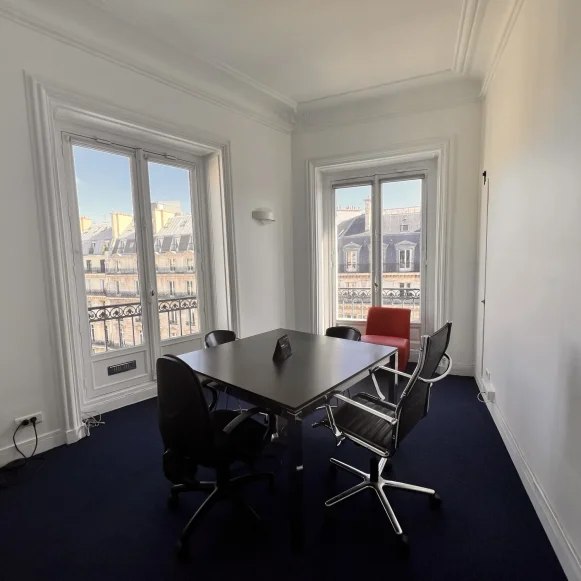 Bureau privé 15 m² 3 postes Location bureau Avenue de l'Opéra Paris 75001 - photo 1