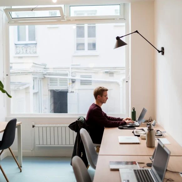 Open Space  14 postes Coworking Avenue Daumesnil Paris 75012 - photo 3