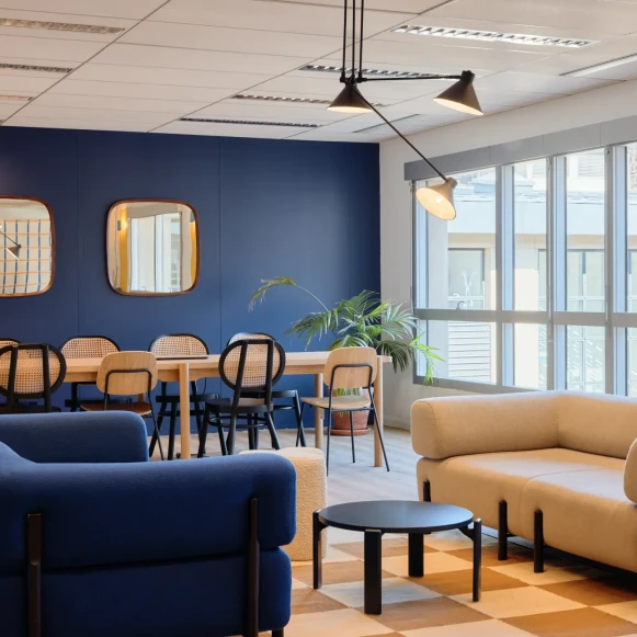 Bureau privé 71 m² 20 postes Coworking Rue de Sofia Paris 75018 - photo 1