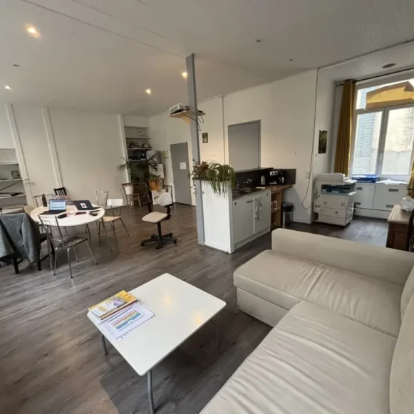 Bureau privé 12 m² 1 poste Coworking Place Jean Jaurès Saint-Étienne 42000 - photo 1