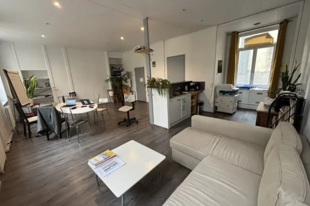 Bureau privé - 42000 - 1 poste - 420€