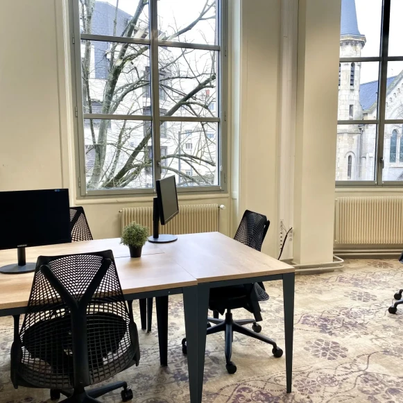 Bureau privé 21 m² 6 postes Location bureau Boulevard de Brosses Dijon 21000 - photo 2