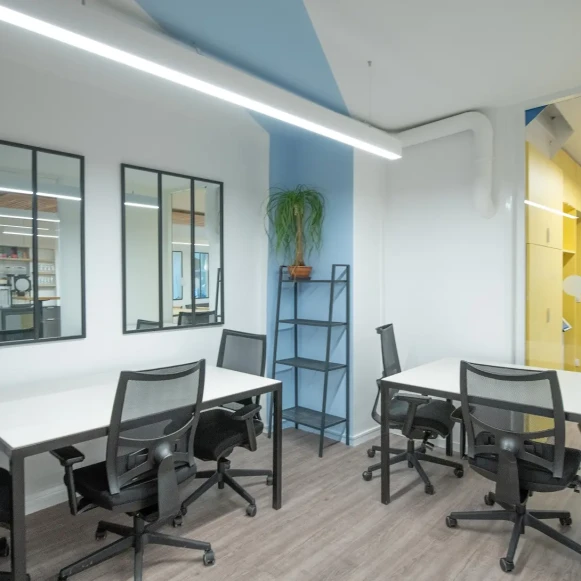 Bureau privé 11 m² 5 postes Location bureau Rue Greneta Paris 75002 - photo 1