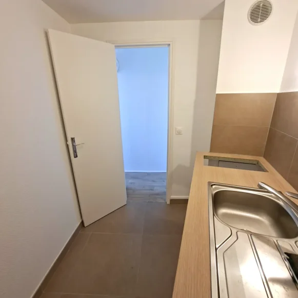 Bureau privé 65 m² 6 postes Location bureau Rue Saint Denis Paris 75002 - photo 9