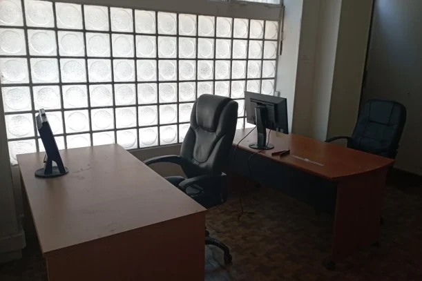 Bureau privé - 75015 - 2 postes - 700€