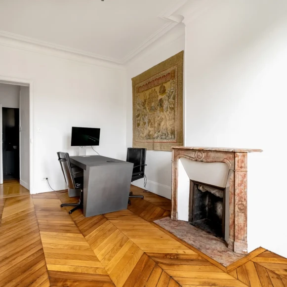 Bureau privé 27 m² 6 postes Location bureau Rue de Turbigo Paris 75003 - photo 4