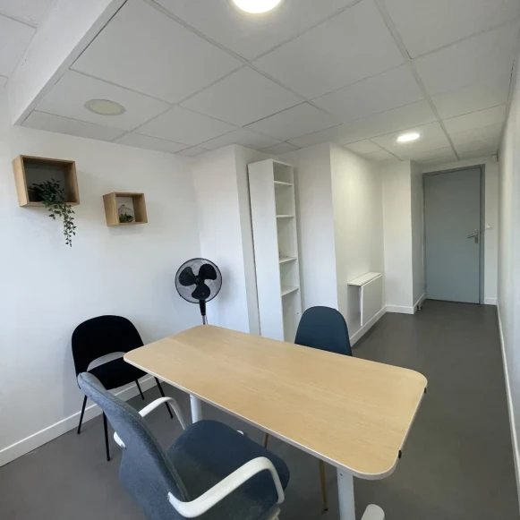 Bureau privé 14 m² 1 poste Coworking Rue du Bournard Colombes 92700 - photo 2