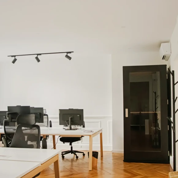 Espace indépendant 147 m² 24 postes Location bureau Rue de Châteaudun Paris 75009 - photo 4