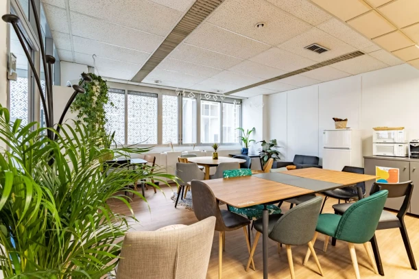 Espace indépendant - 69003 - 30 postes - 11500€