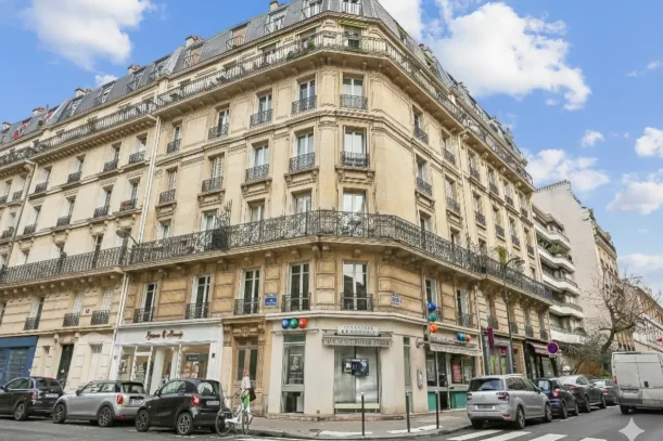 Bureau privé - 75016 - 22 postes - 8000€