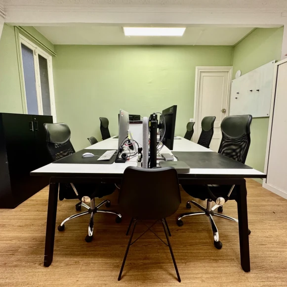 Bureau privé 19 m² 6 postes Coworking Rue Abel Paris 75012 - photo 2