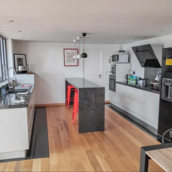Bureau privé 27 m² 5 postes Coworking Rue Paul Bellamy Nantes 44000 - photo 2