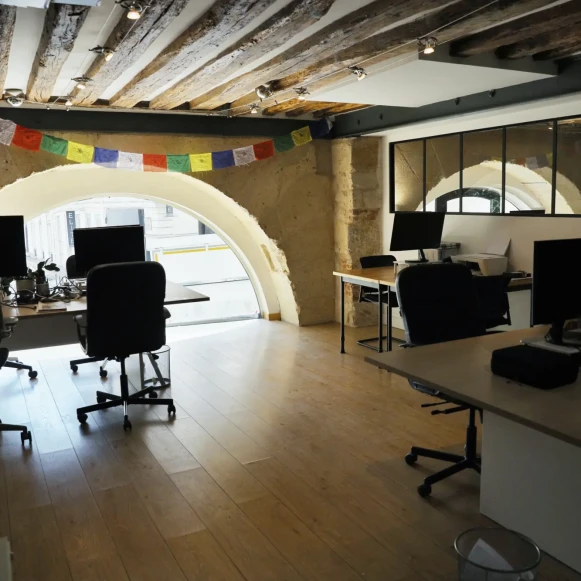 Bureau privé 40 m² 10 postes Location bureau Rue Beauregard Paris 75002 - photo 3