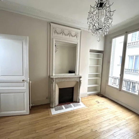 Bureau privé 16 m² 2 postes Location bureau Rue Séguier Paris 75006 - photo 1
