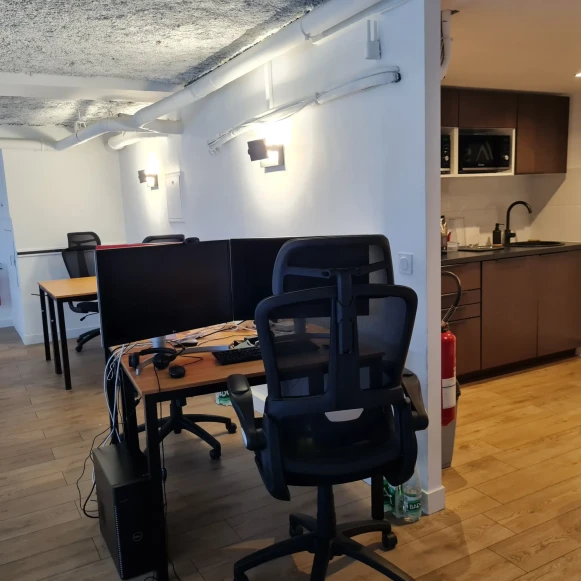 Espace indépendant 180 m² 20 postes Location bureau Rue Raymond Aron Paris 75013 - photo 5
