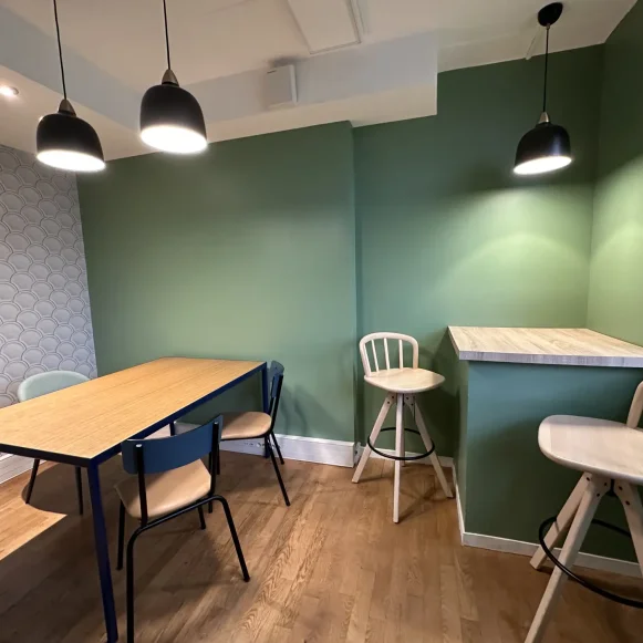 Bureau privé 11 m² 4 postes Coworking Impasse Sandrie Paris 75009 - photo 3