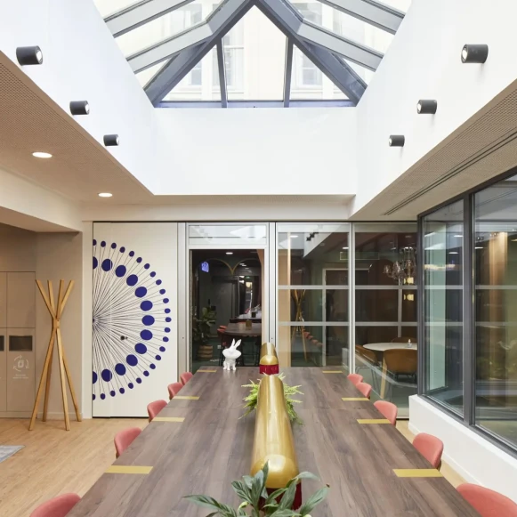 Bureau privé 24 m² 8 postes Location bureau Rue de Calais Paris 75009 - photo 1