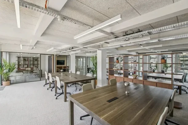 Bureau privé - 75010 - 65 postes - 40000€