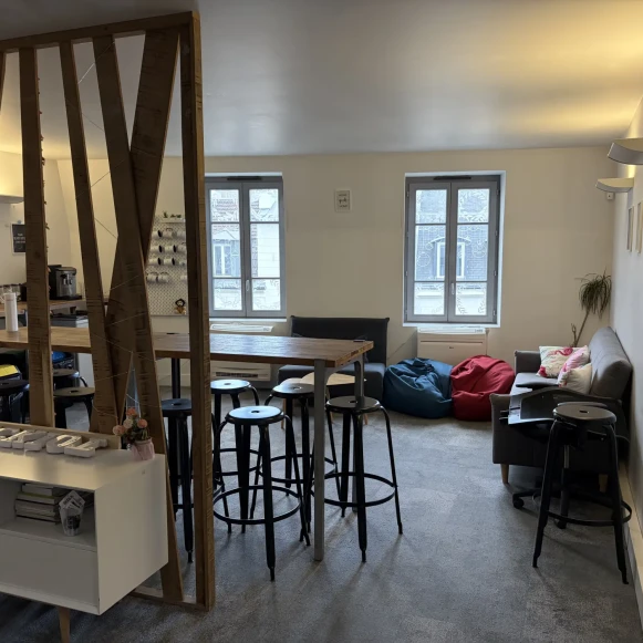 Espace indépendant 170 m² 30 postes Location bureau Rue de Charenton Paris 75012 - photo 2