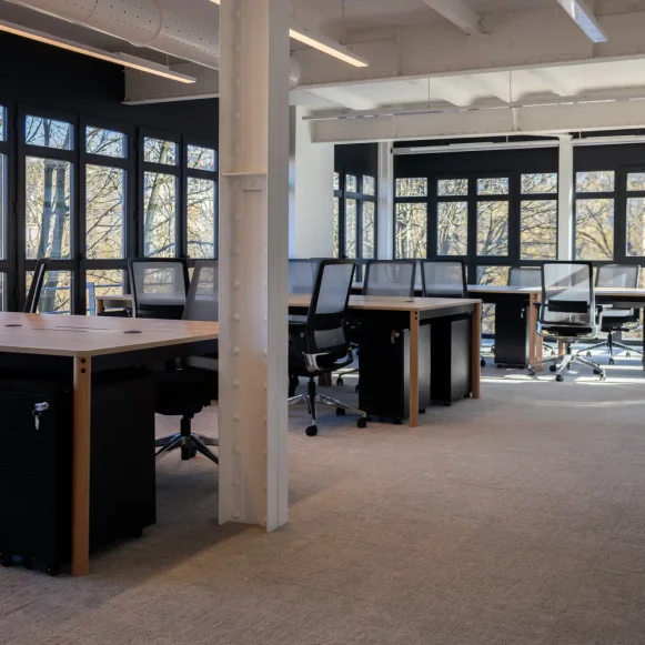 Bureau privé 290 m² 72 postes Coworking Rue Joseph de Maistre Paris 75018 - photo 1