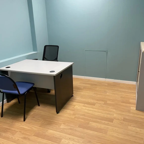 Bureau privé 10 m² 1 poste Location bureau Avenue Jean Rostand Trappes 78990 - photo 1