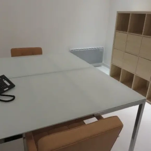 Bureau privé 10 m² 4 postes Coworking Rue de Nice Paris 75011 - photo 4