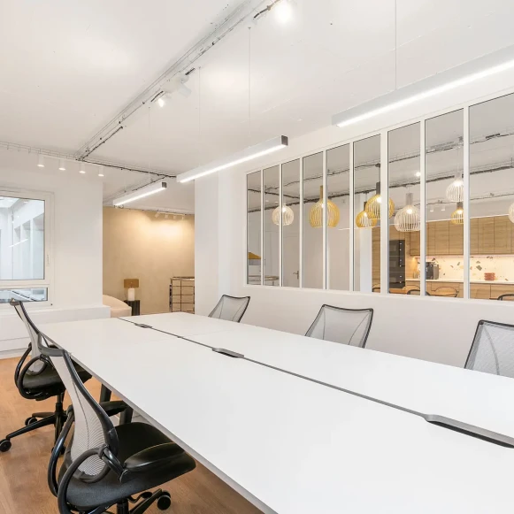 Espace indépendant 170 m² 28 postes Location bureau Rue d'Artois Paris 75008 - photo 5