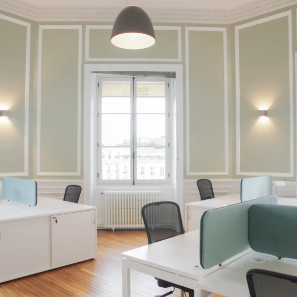 Bureau privé 32 m² 7 postes Coworking Cours du 30 Juillet Bordeaux 33000 - photo 1