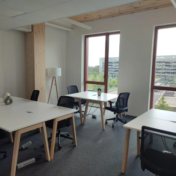 Bureau privé 28 m² 8 postes Coworking Rue Alek Plunian Saint-Jacques-de-la-Lande 35136 - photo 1