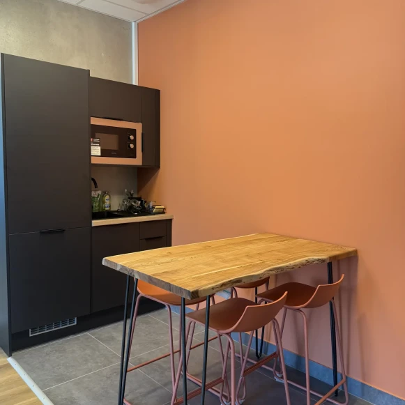 Bureau privé 10 m² 2 postes Location bureau Rue Maryam Mirzakhani Montpellier 34000 - photo 5