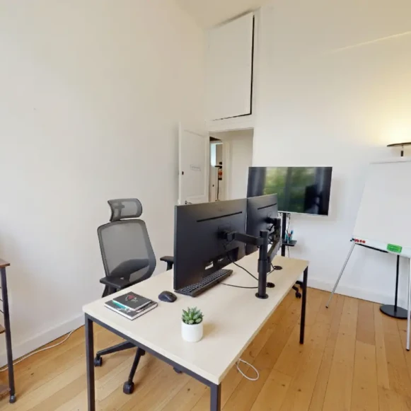 Bureau privé 10 m² 2 postes Location bureau Rue Berger Paris 75001 - photo 4